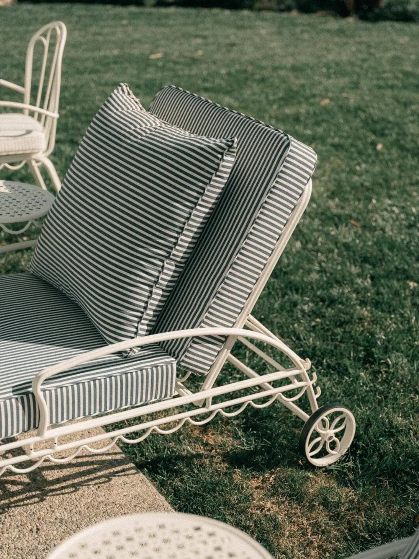 Business & Pleasure Co. The Al Fresco Sun Lounger Cushion - Lauren'S Navy Stripe