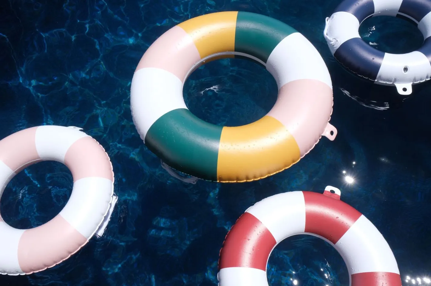 Business & Pleasure Co. The Classic Pool Float - Small - Le Sirenuse
