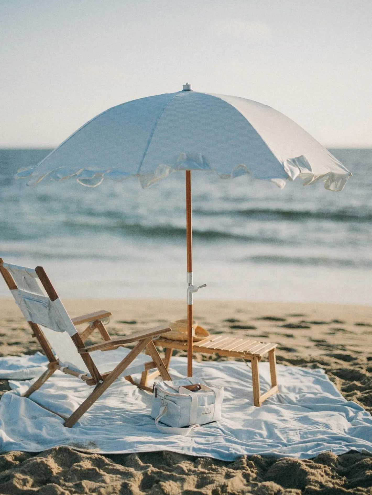 Business & Pleasure Co. The Premium Beach Umbrella - Vintage Blue Check