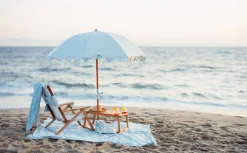 Business & Pleasure Co. The Premium Beach Umbrella - Vintage Blue Check