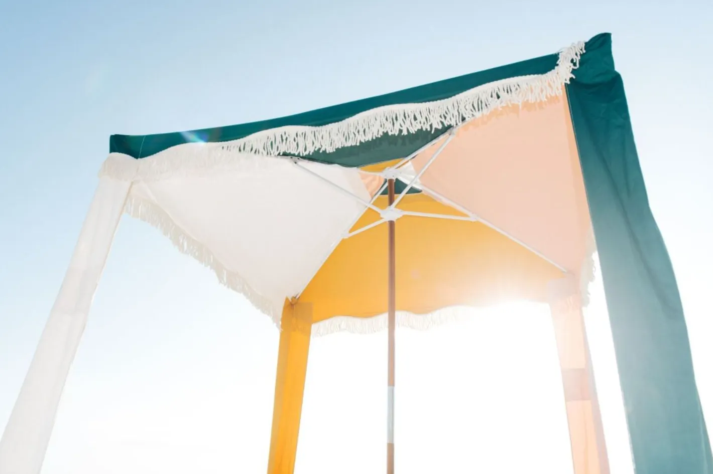 Business & Pleasure Co. The Premium Cabana - 70'S Cinque